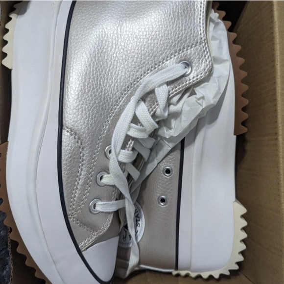 UNIQUE Rose Metallic Shoes - Picture 2 of 4